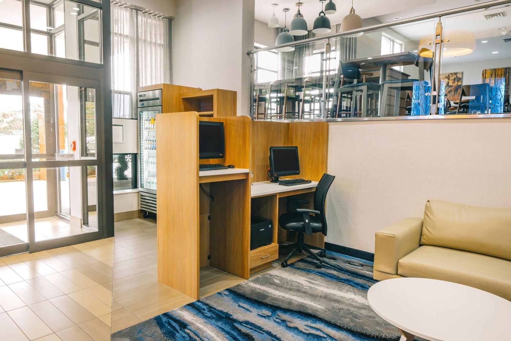 Fairfield Inn By Marriott New York Laguardia Airport/Astoria Экстерьер фото