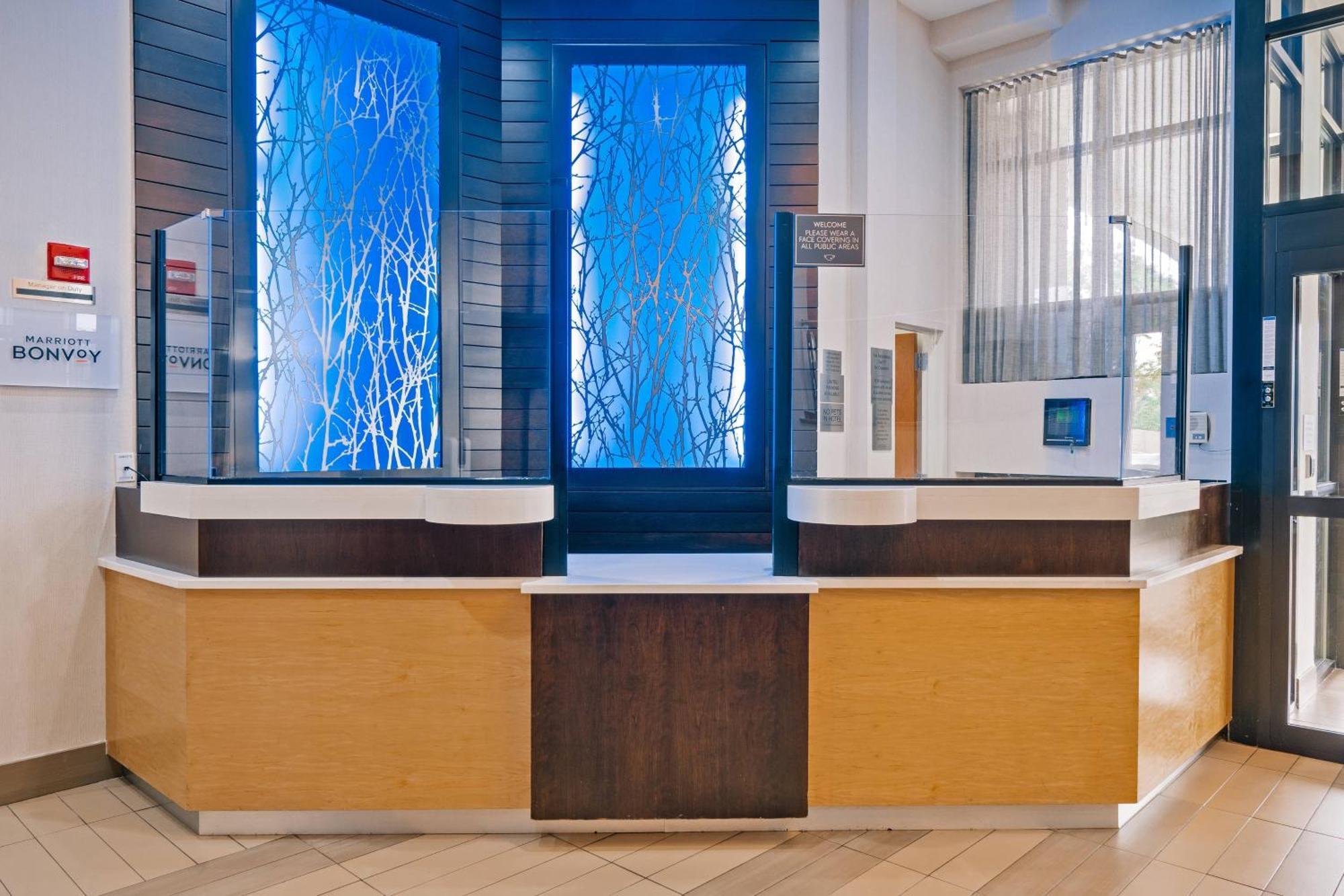 Fairfield Inn By Marriott New York Laguardia Airport/Astoria Экстерьер фото