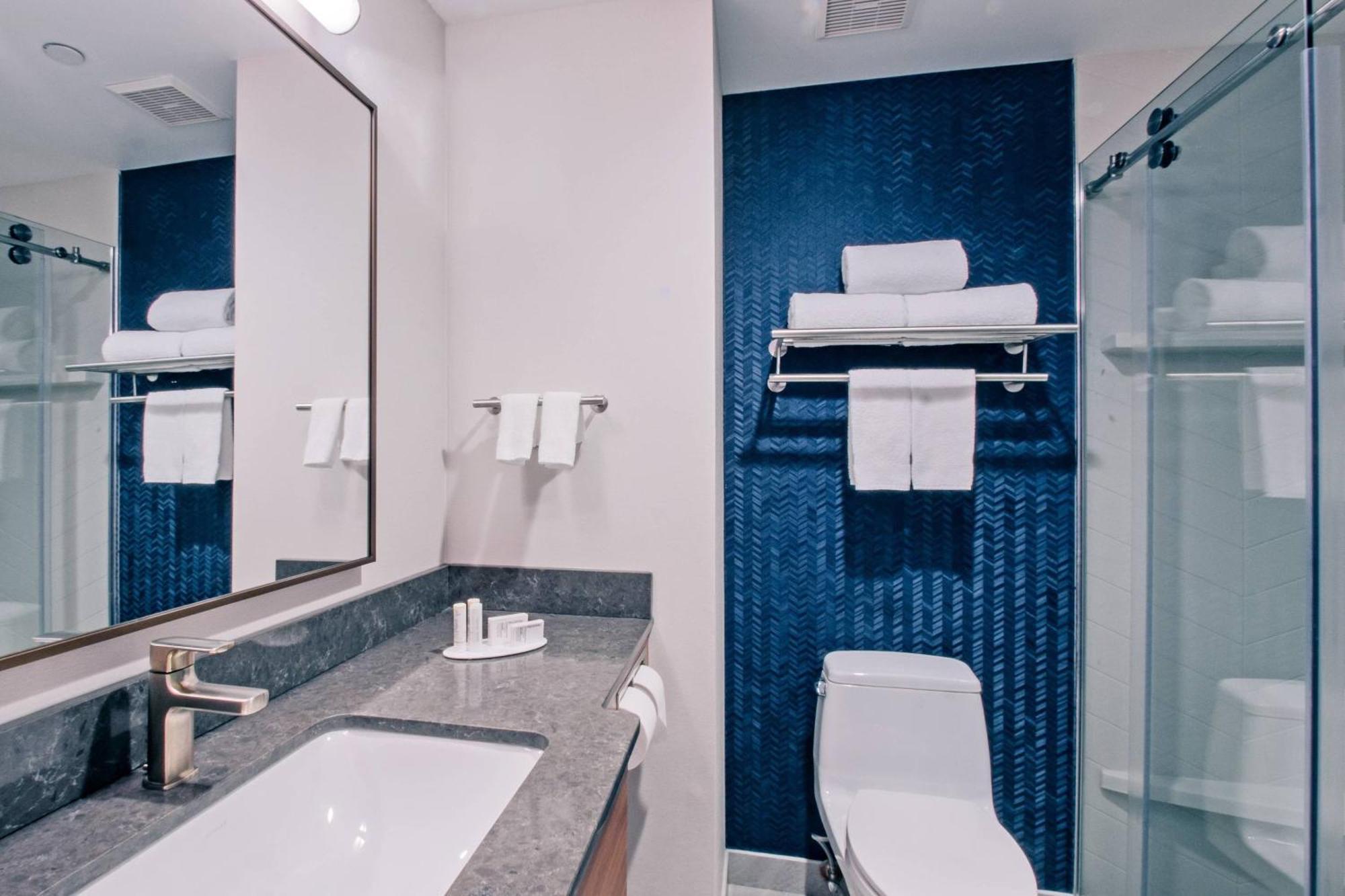 Fairfield Inn By Marriott New York Laguardia Airport/Astoria Экстерьер фото